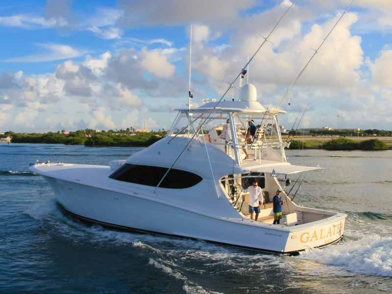 Sport fishing in Playa del Carmen. Image of a fishing yacht for rent