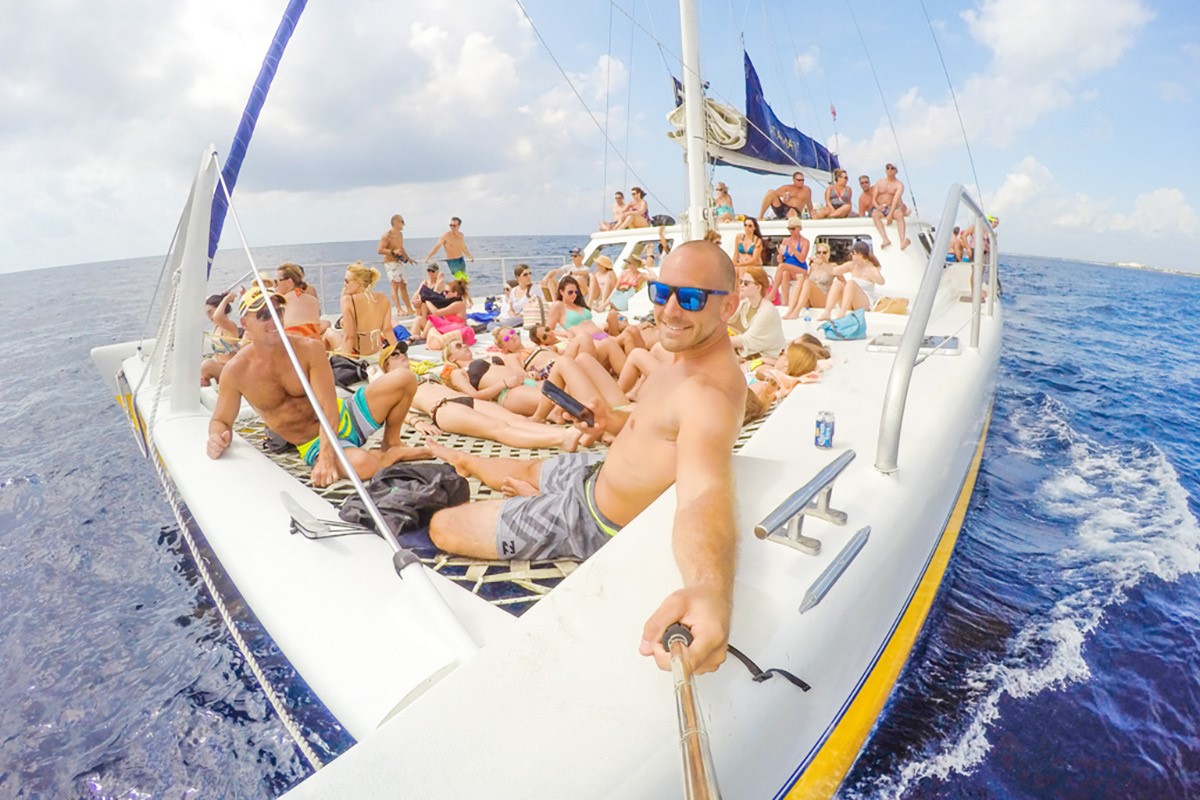 Catamaran rental Cancun; large Group trip on a yacht